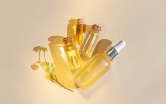 Huile sèche : pourquoi il faut l’appliquer sur peau humide