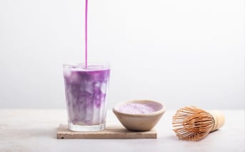 Ube Latte : jolie, colorée, ultra-tendance… mais cette boisson est-elle vraiment aussi saine qu’on le croit ?