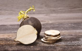 Radis noir : quels sont ses bienfaits et comment l'utiliser ?