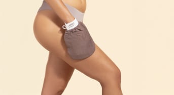 Peau douce, accessoire propre : l’art d’entretenir son gant de gommage