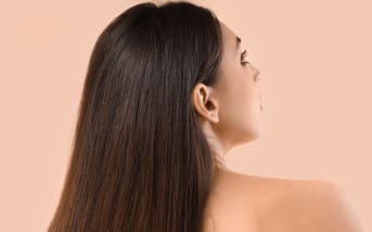 Brillance et souplesse : la routine idéale pour vos cheveux lisses de type 1B