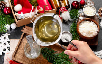 Cette bougie aux senteurs de Noël va transformer votre maison. Un tutoriel simple à tester d’urgence !