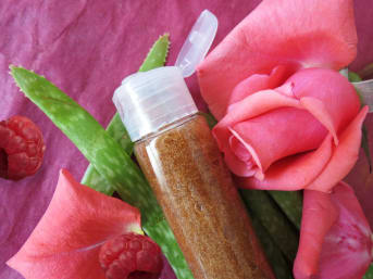 Gommage visage rose, framboise & aloe vera 