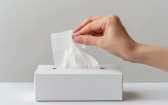 Test du mouchoir : ce geste simple révèle votre vrai type de peau