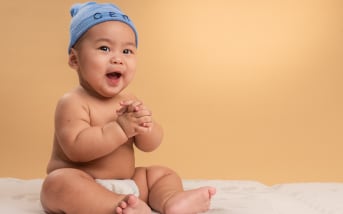 Bain du nourrisson : conseils et bonnes pratiques