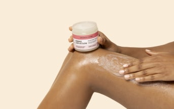 Le gommage du corps maison : tout savoir sur ce rituel