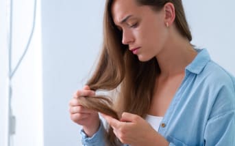 Cheveux ternes et sans volume ? La routine que vous n’avez (peut-être) jamais testée