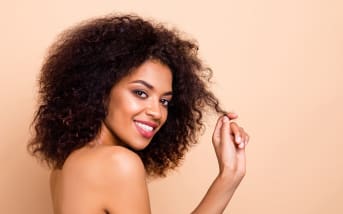 Recession Hair: il nuovo trend che unisce stile e praticità