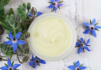 Crème précieuse jeunesse aux fleurs bleues