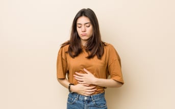 Vomissements répétés sans fièvre : quelles précautions adopter ?