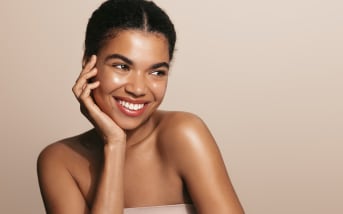 Toutes nos astuces naturelles pour créer un teint glowy et lumineux