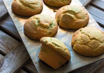 Muffins fondants au thé matcha et au chocolat blanc
