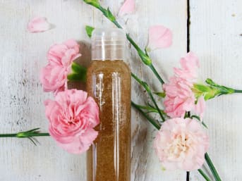 Gelée nettoyante et exfoliante aloe & rose musquée