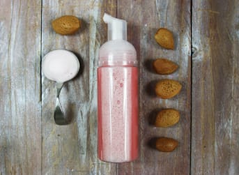 Mousse de douche corps Mûre, Myrtille & Amande