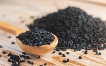 Cumin noir (nigella sativa) : les secrets d’une graine millénaire