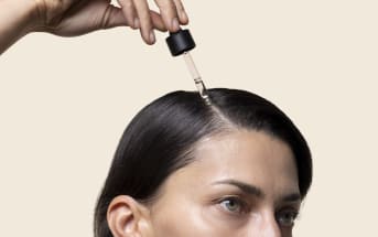 Combien de cheveux perd-on par jour ? Ce qu'il faut savoir