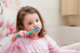 Gestes simples : Encouragez les enfants à prendre soin de leur hygiène corporelle 