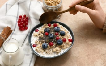 Pourquoi tout le monde parle des graines de chia, ce super-aliment star des réseaux sociaux ?