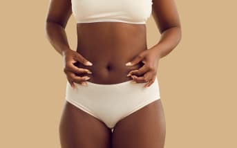 Différence entre ventre gonflé et grossesse : identifier les signes