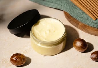 Burro di Chébé per capelli crespi