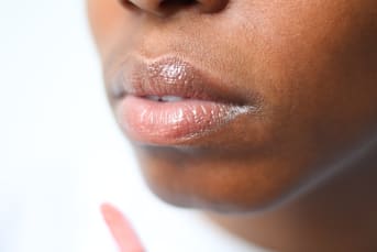 Comment bien prendre soin de ses lèvres en automne/hiver ?