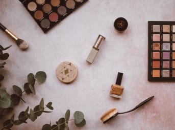 Beauté : 4 idées de maquillage pour les fêtes de fin d'année