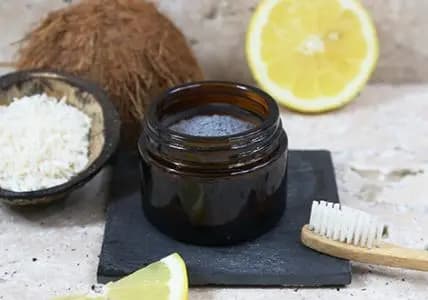 U054825_Dentifrice-poudre-soin-blancheur_web.webp