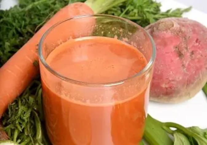 Jus détox à l'hydrolat de Carotte