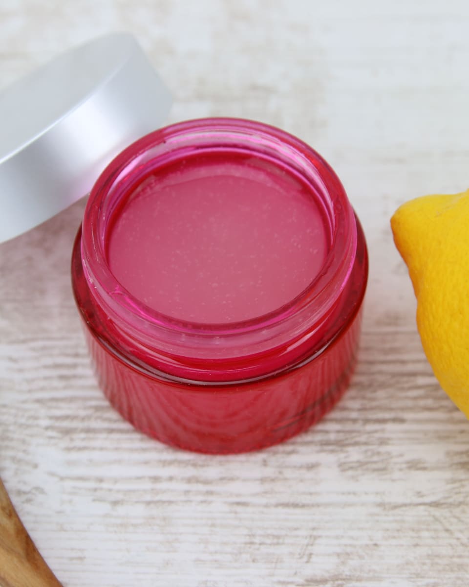 Peeling visage "jeunesse" aux Acides de fruits