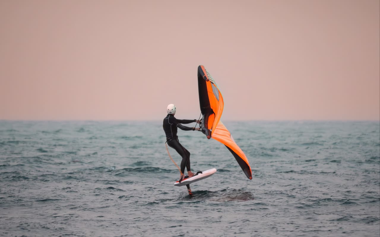 Qu’est-ce que le wing surf ?