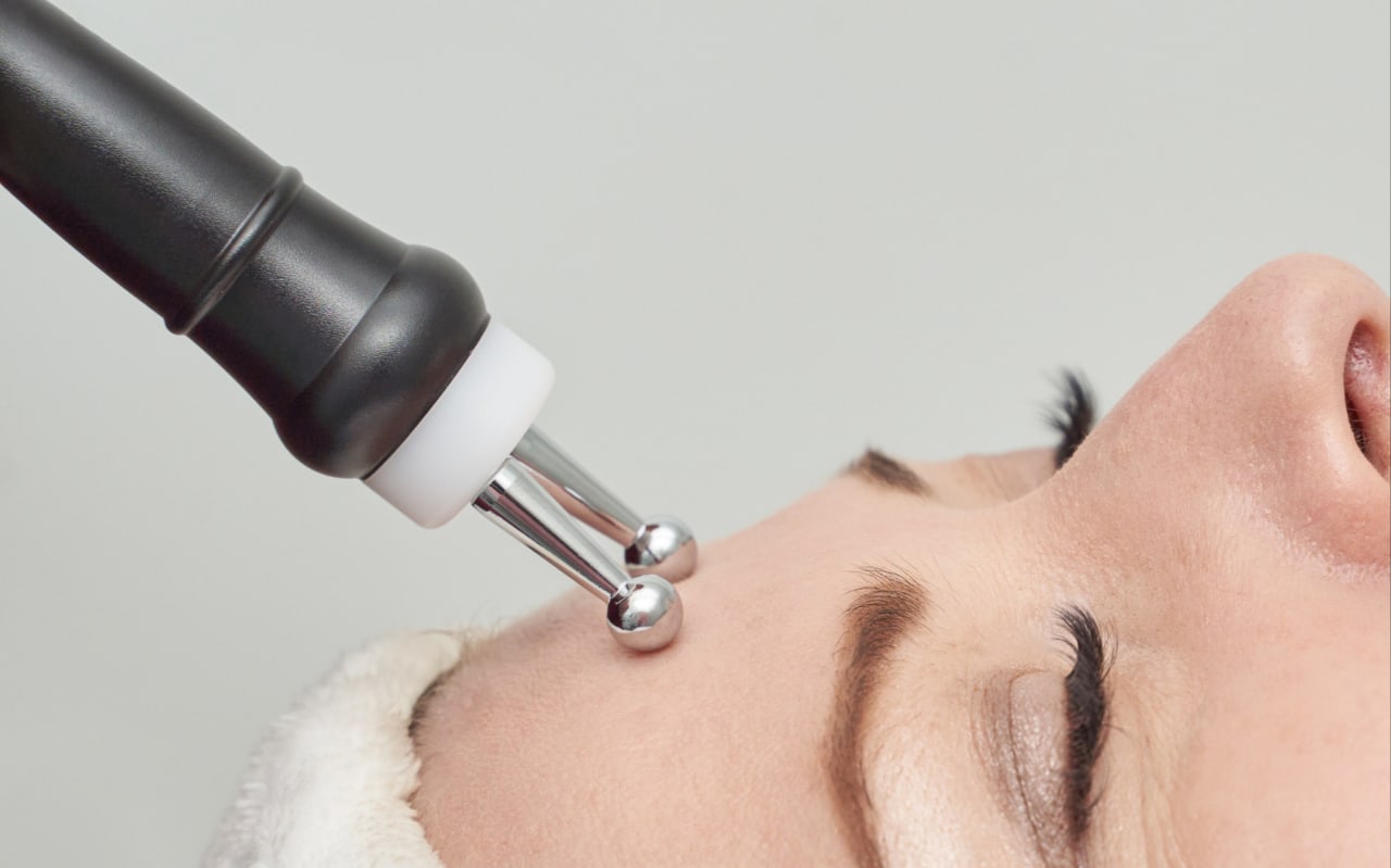 Microcorrente viso: la tecnologia che tonifica e ringiovanisce