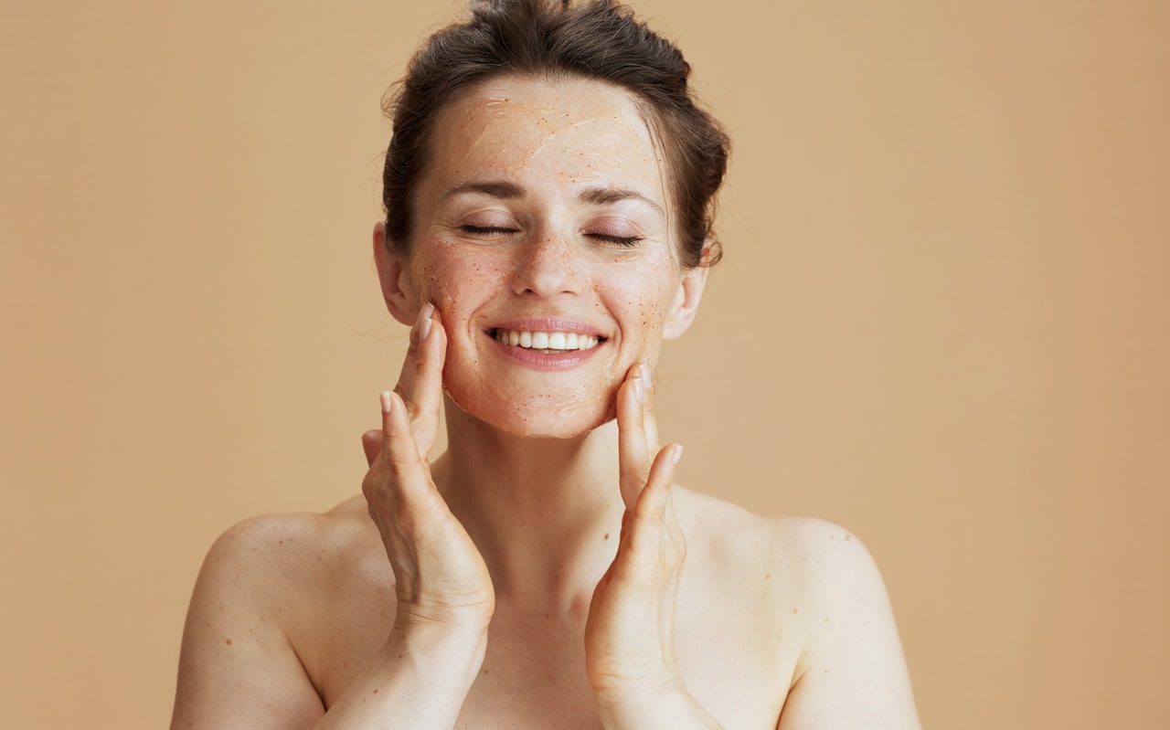 Masques et gommages visage maison pour une peau parfaite