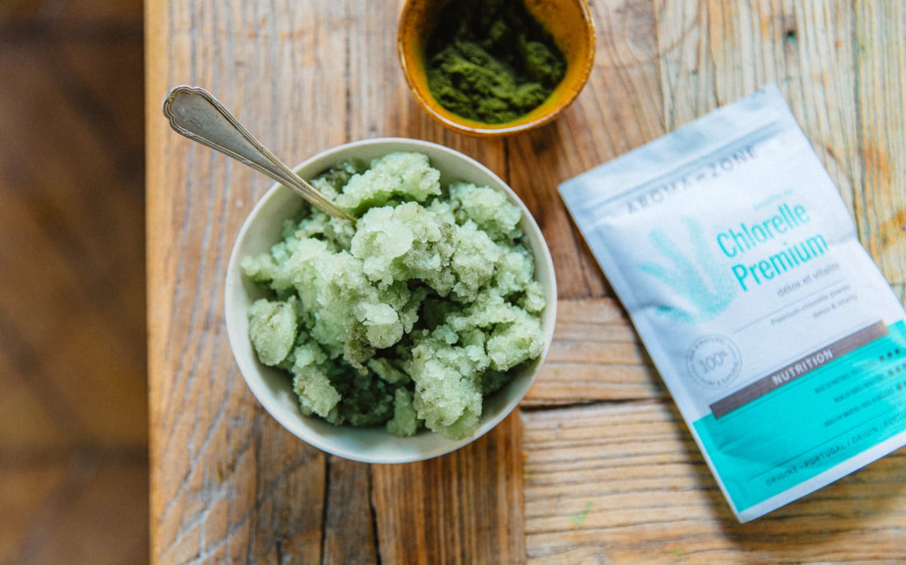 Granité concombre, citron vert & chlorelle : dessert glacé détox et rafraîchissant riche en chlorophylle