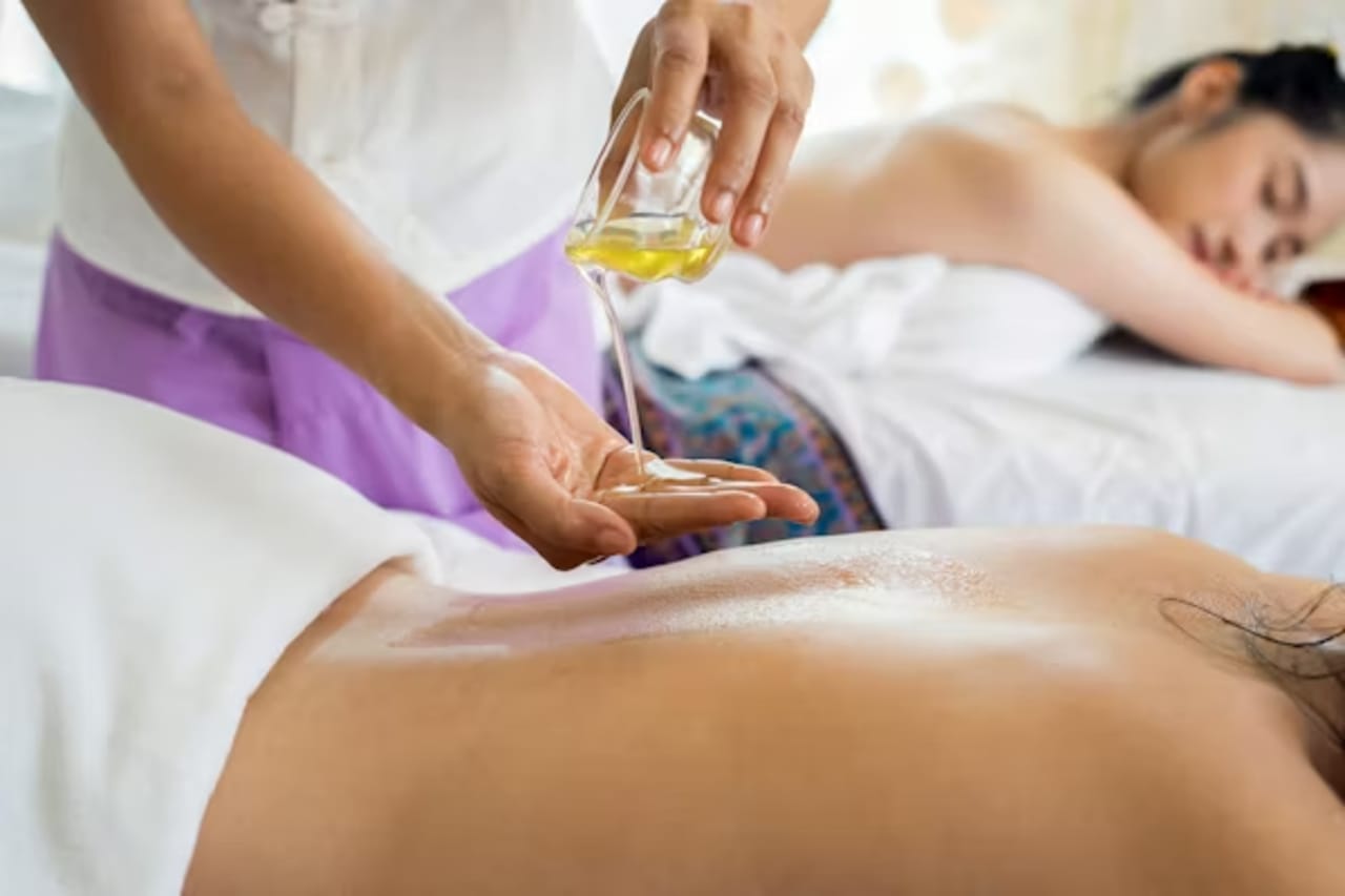 DIY : réalisez votre propre huile de massage relaxante pour apaiser les tensions musculaires