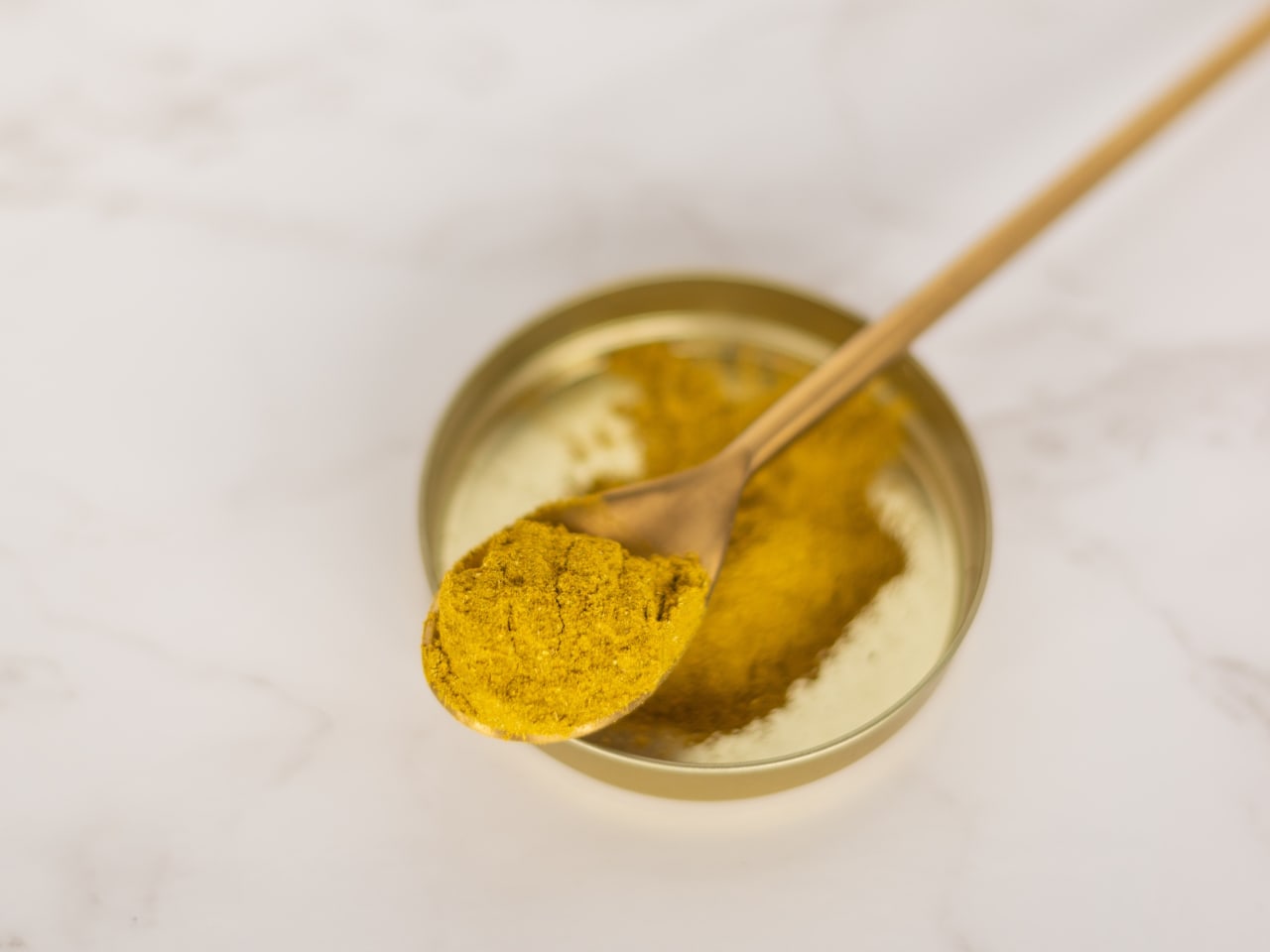 Le Curcuma aide-t-il à réduire les taches brunes ?