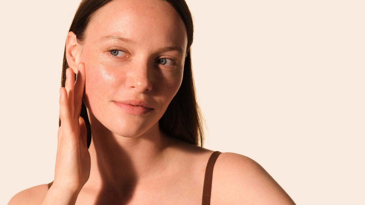 Detox viso e massaggio: i gesti essenziali per una pelle più luminosa