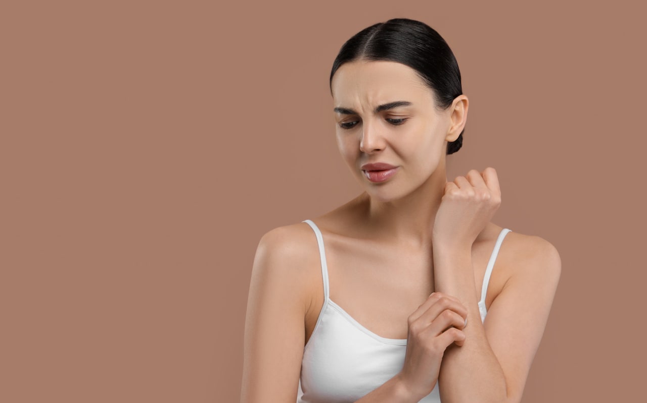 Tique sur la peau : comment la reconnaître et réagir ?