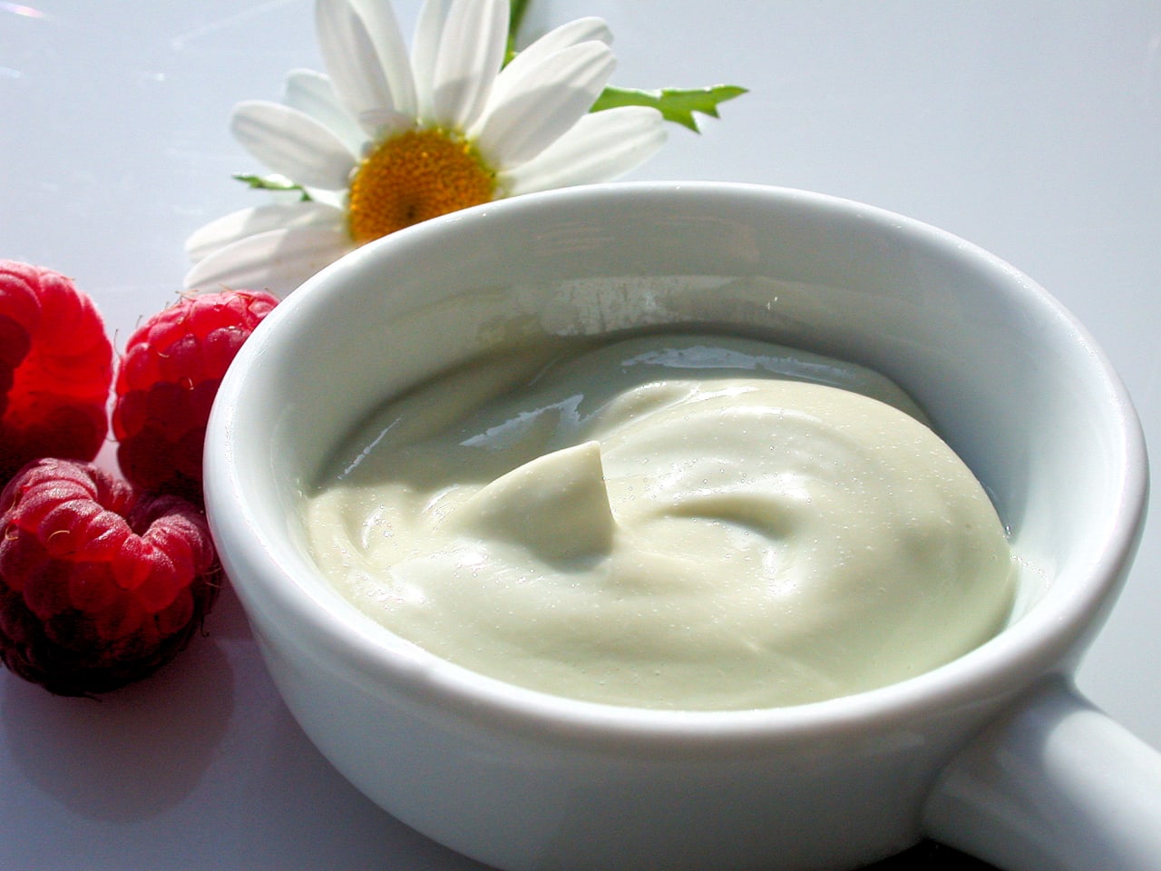 Crème visage et corps à la Camomille bleue apaisante pour peaux délicates