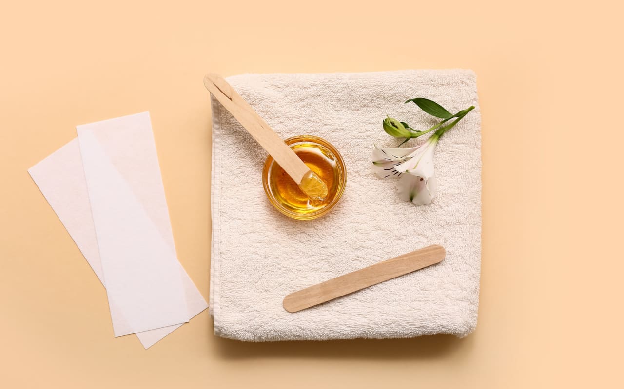 Cire d’épilation maison : notre recette simple, naturelle et redoutablement efficace
