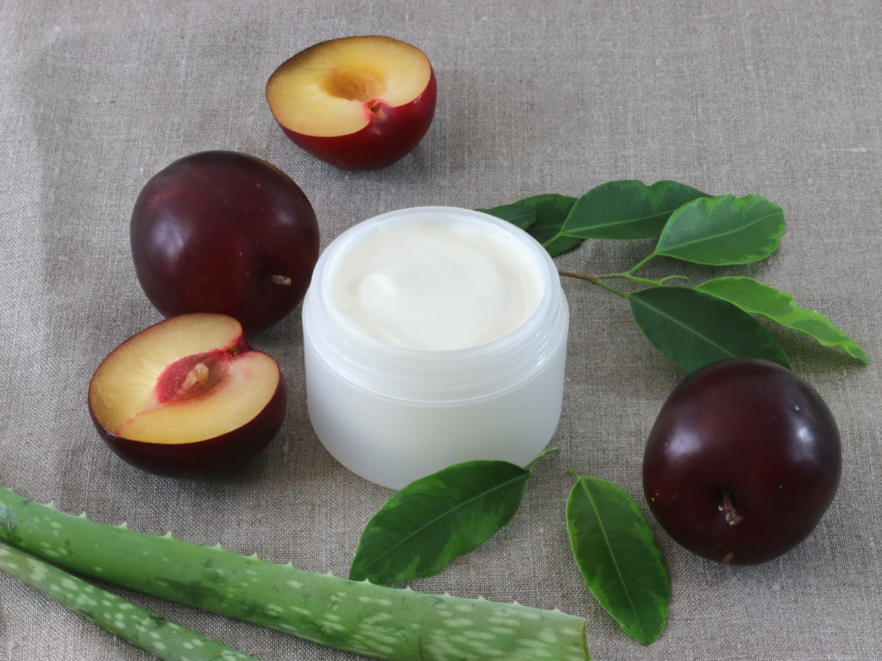 Crème corps onctueuse à la prune réparatrice et nutritive