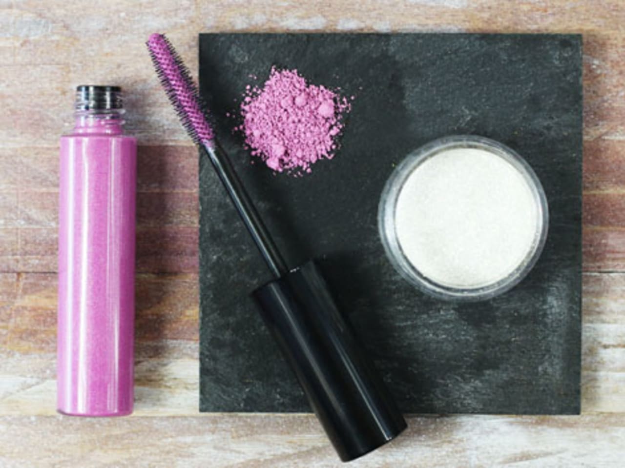 J47430_Mascara-gel-rose-paillete_web