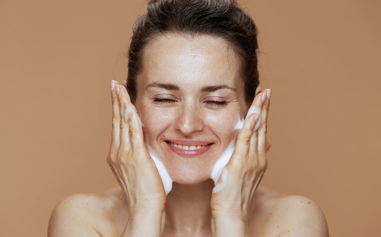 Quale detergente viso utilizzare in caso di acne?