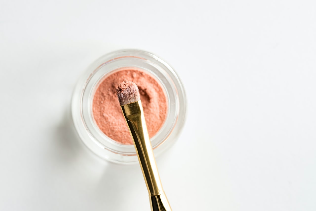 Sublimez votre beauté naturelle : les atouts du maquillage minéral pour peaux sensibles