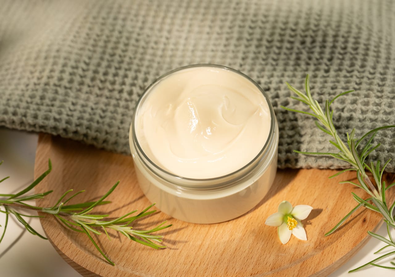 Z256669 Masque-Capillaire-Force-et-Brillance-au-Romarin web