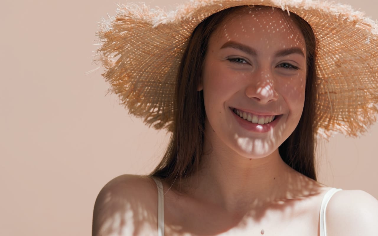 Les bienfaits du soleil sur vos cheveux : mythe ou réalité ?