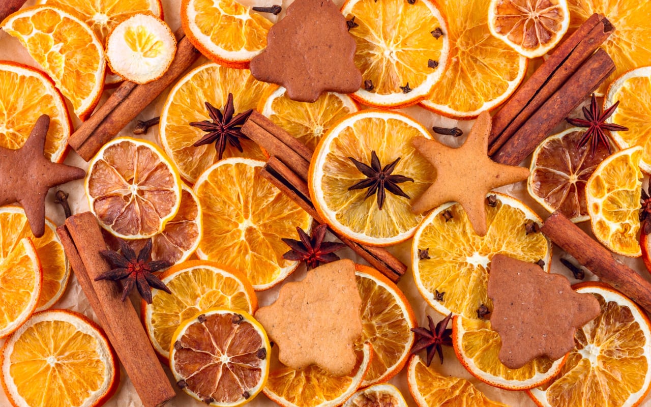 Sapin, pain d’épices… Ce spray maison embaume votre intérieur comme un marché de Noël