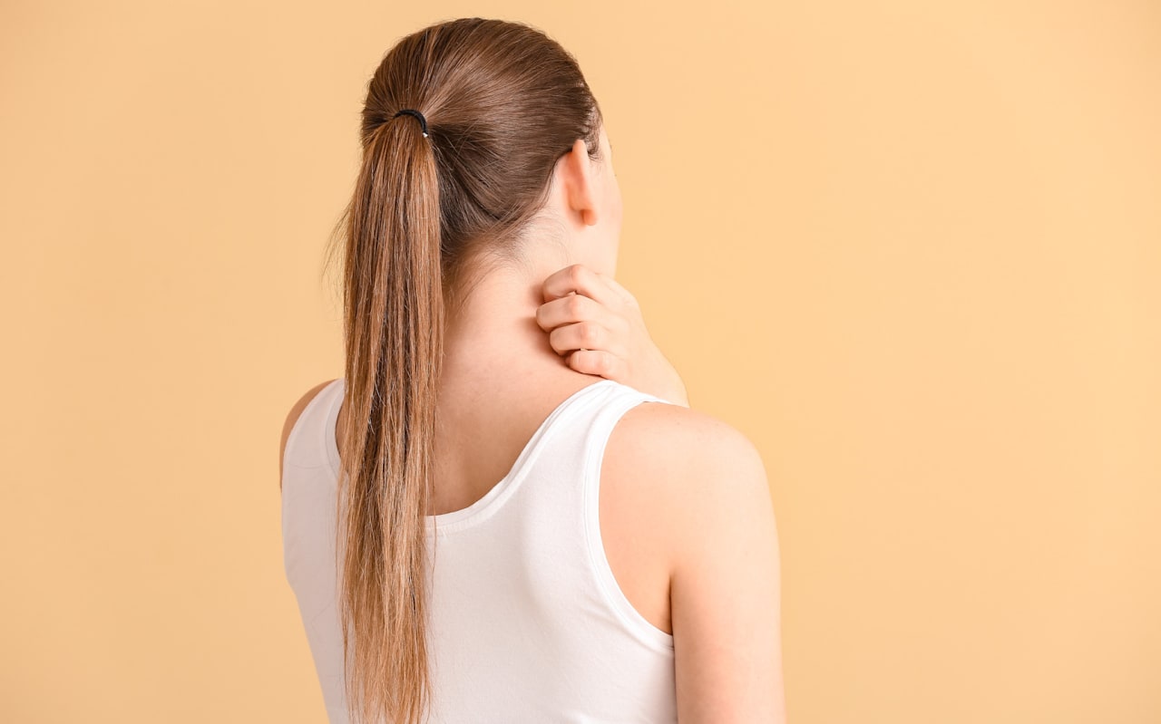 Soulager le mal de dos après le bureau : 5 postures et bons gestes à adopter