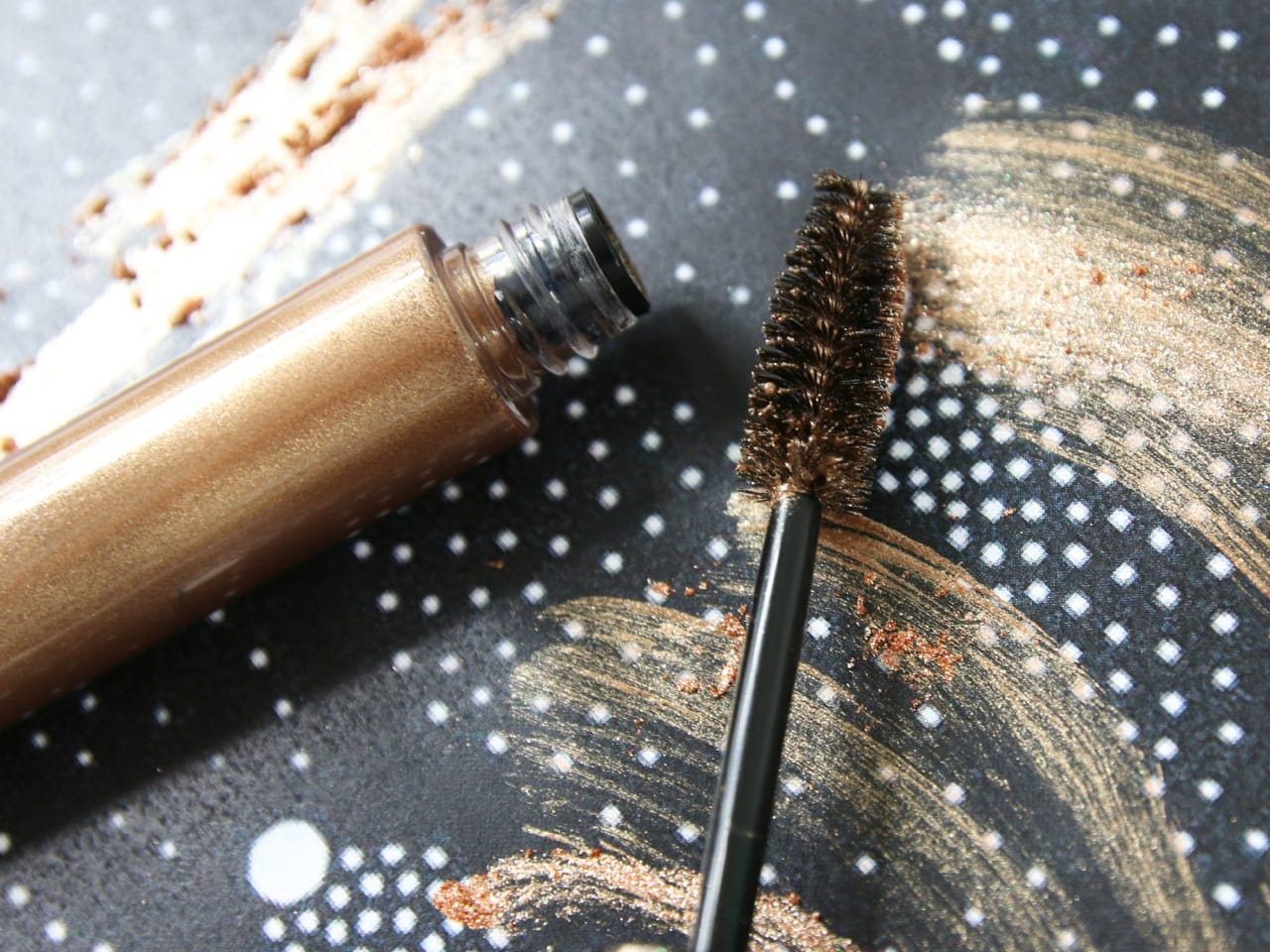 Mascara moka & pépites d'or