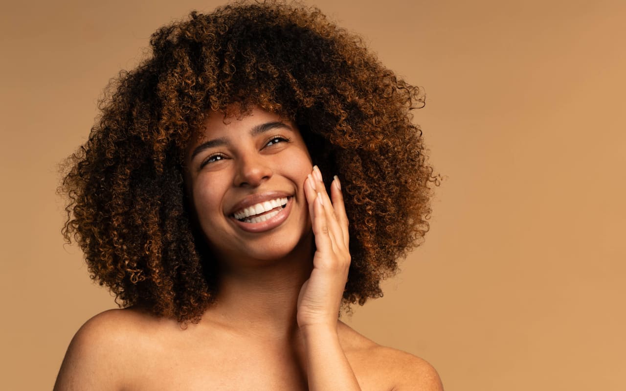 Cheveux texturés : les soins naturels pour prendre soin de vos boucles en S
