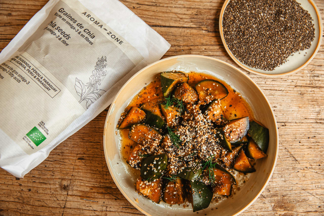 Salade de concombre marinée aux graines de chia : une recette fraîche et croquante